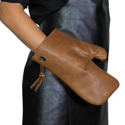 Outlet Leather Oven Glove in Vintage Camel Kitchen Textiles & Clothing
