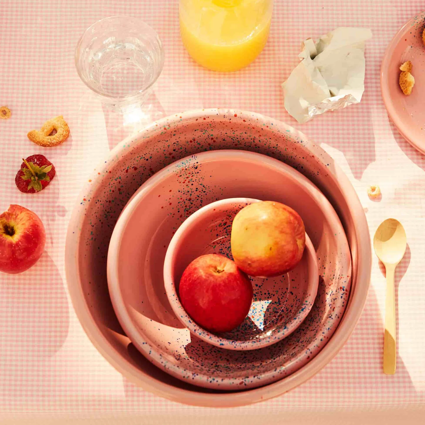 New Splatter Fest Enamel Bowl, Pink Middle Eastern Ingredients|Picnicware